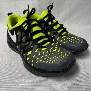 Men's Nike Running Shoes - size 9.5 - gently worn